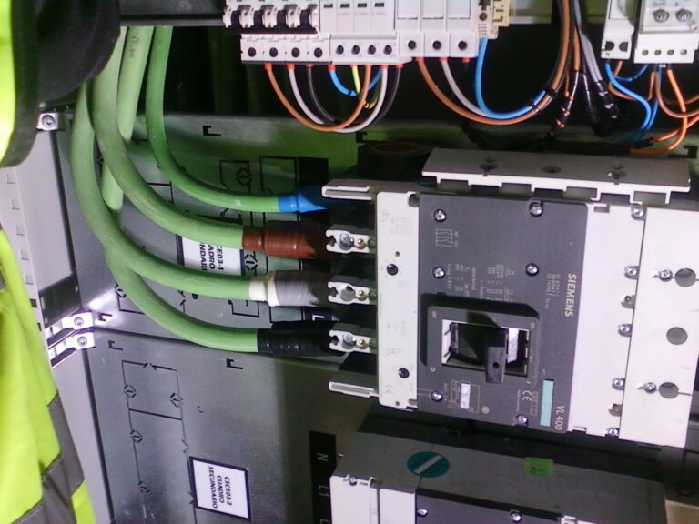 Retrofit de cuadros de control: modernizar sin sustituir toda la máquina